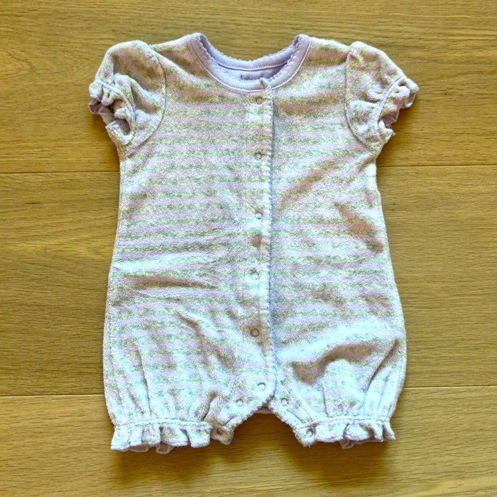 BabyGap Romper - Picture 2 of 4